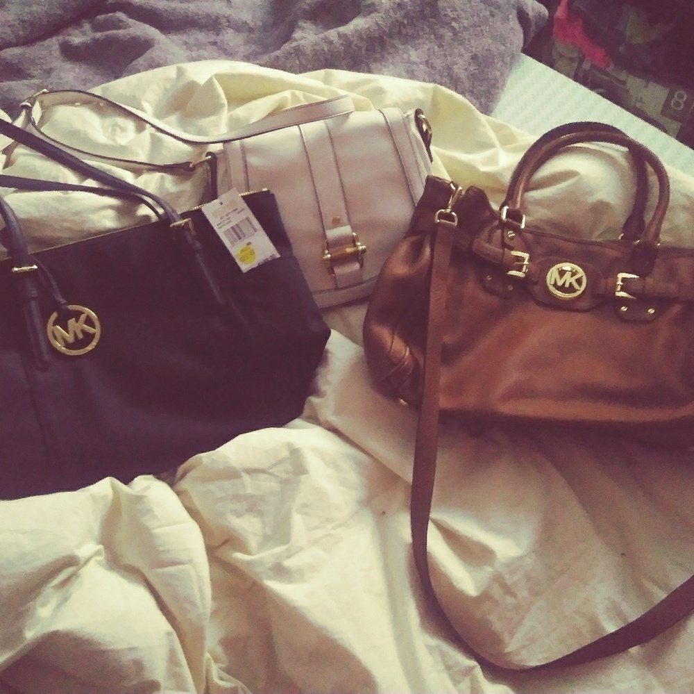 Designer Purses - Picture 2 of 8